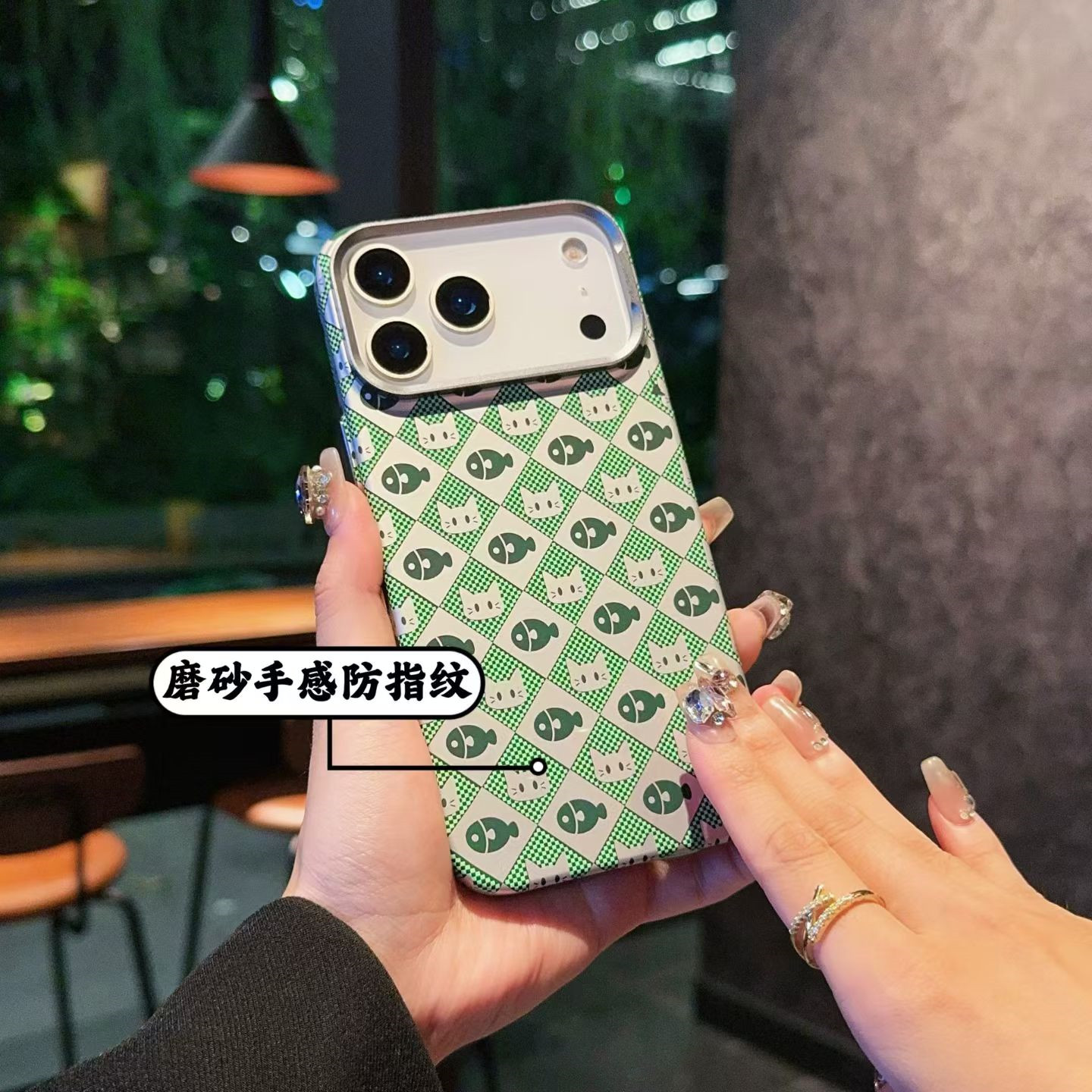 Premium Magnetic Case: Ultra-Thin & Wireless Ready