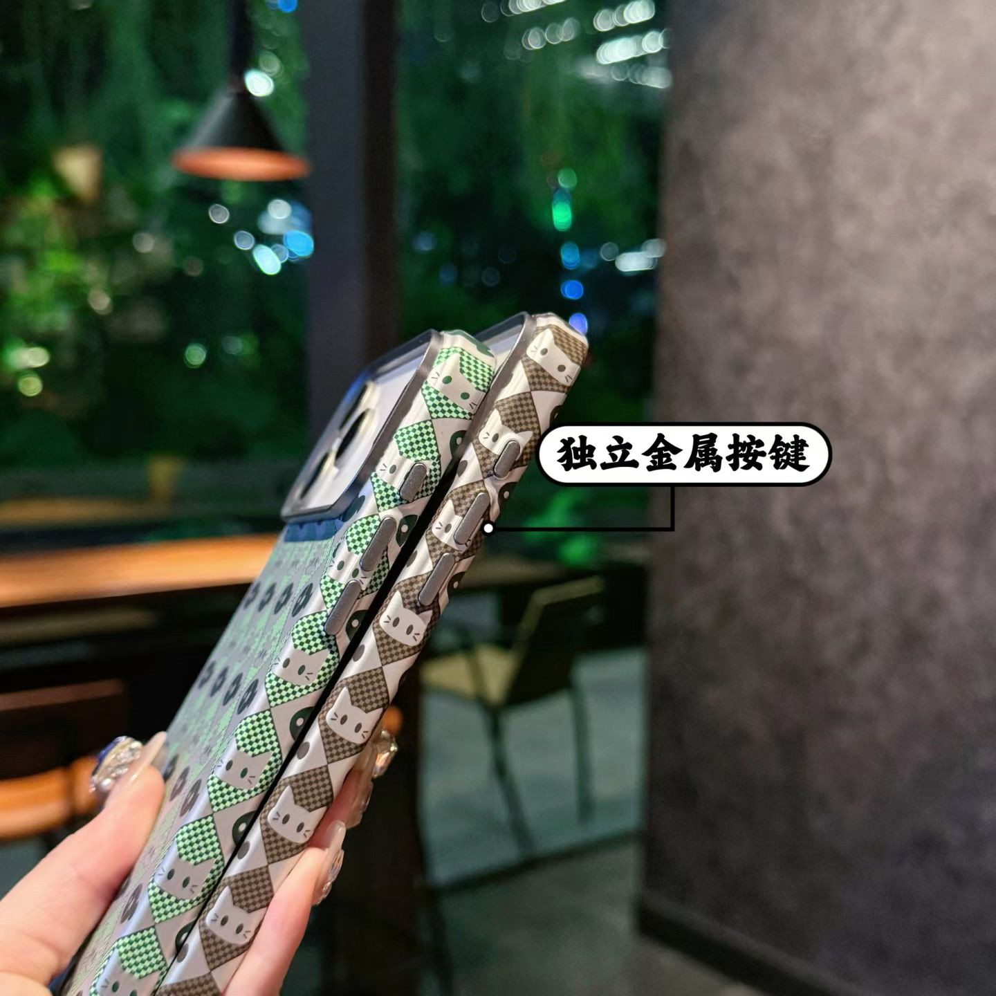 Premium Magnetic Case: Ultra-Thin & Wireless Ready